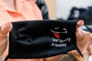 В Минздраве объяснили, зачем здоровым людям нужно носить маски