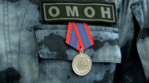 В Волгограде наградили медалью сотрудника ОМОН
