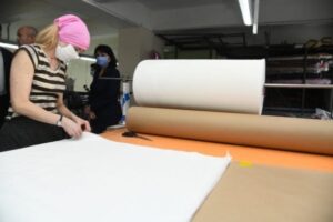 Предприятия Волгограда обеспечат жителей масками до 20 мая