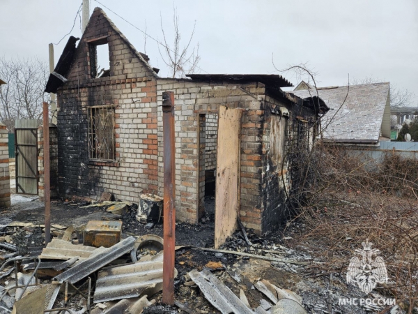 В Волгограде в ночном пожаре погиб мужчина