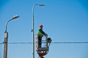 Волгоградские энергетики стали обладателями уникального автогидроподъемника