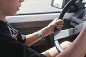 По дороге домой 14-летний подросток угнал «ВАЗ-2102» в Волгограде