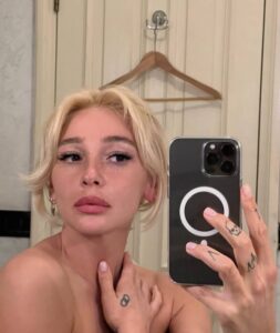 Настя Ивлеева объяснила, почему редко выходит на связь с фанатами