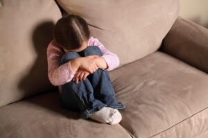 В Дубовке многодетный отец по пьяни 3 раза надругался над 8-летней дочкой