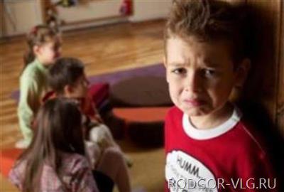 Волгоградская воспитательница разбила ребенку нос на глазах матери