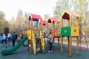 В Волгоградской области благоустраивают дворы и скверы