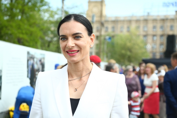 Елена Исинбаева: “Буду счастлива, если Бочаров продолжит работу в регионе”