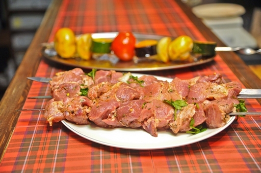 Кусок шашлыка погубил жителя Фроловского района