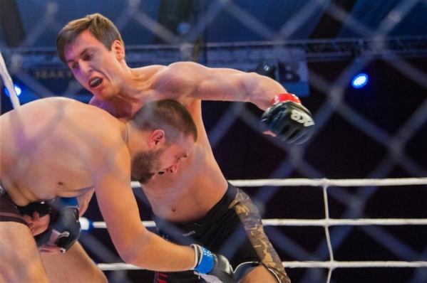 В Волгограде бойцы обливались потом и кровью