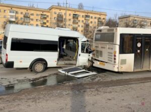 В Волгограде в ДТП пострадали сразу шесть человек