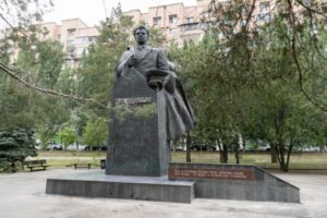 В Волгограде отреставрировали памятник Чуйкову