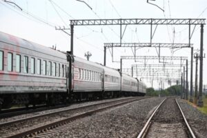 Из-за ливня с грозой под Волгоградом 2 электрички задержали на 2 часа