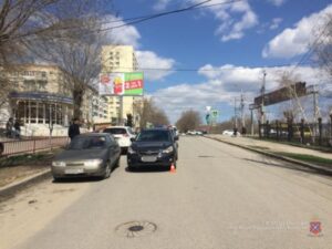В центре Волгограда под колеса иномарки попал девятилетний мальчик