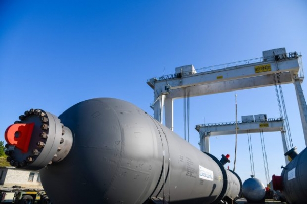 Многотонный груз для нефтяной отрасли отправился по воде из Волгограда в Сибирь