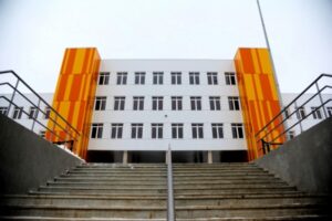 В Волгограде несколько школ экстренно эвакуировали после угроз взрыва
