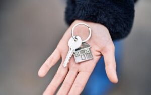 В Волгоградской области из аварийных домов переселили более 9000 человек