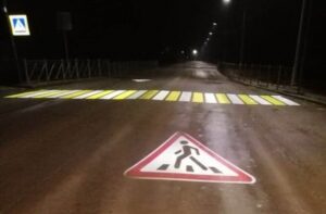 В 8 районах Волгоградской области установят проекционные пешеходные переходы