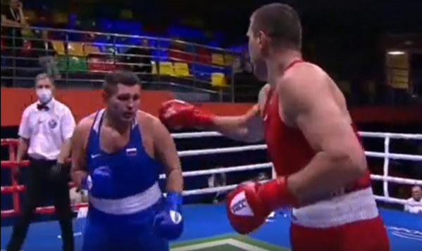 Волгоградский боксер вышел в четвертьфинал чемпионата России