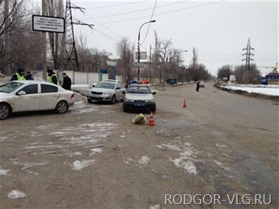 В Волгограде водитель насмерть сбил пешехода и скрылся