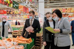 В магазинах Волгограда снижаются цены на товары первой необходимости