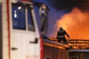 Крупный пожар вспыхнул в кафе Волгограда