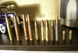 Под Волгоградом мужчина хранил дома коллекцию боевых гранат и патронов