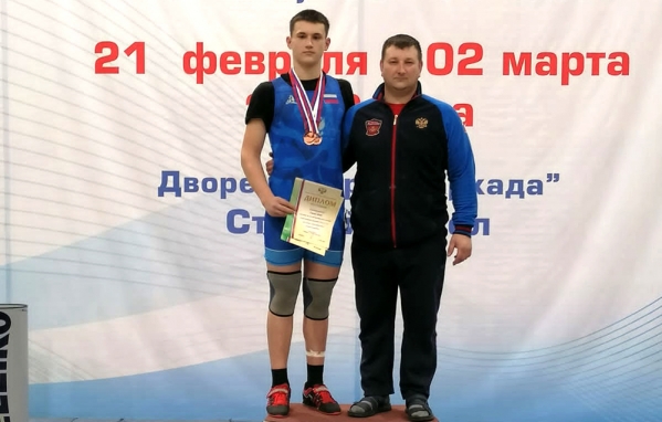 Силач из Ленинска взял 3 медали на первенстве страны