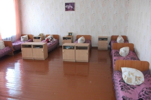 Под Волгоградом детям из семьи погорельцев предложили пожить в детдоме