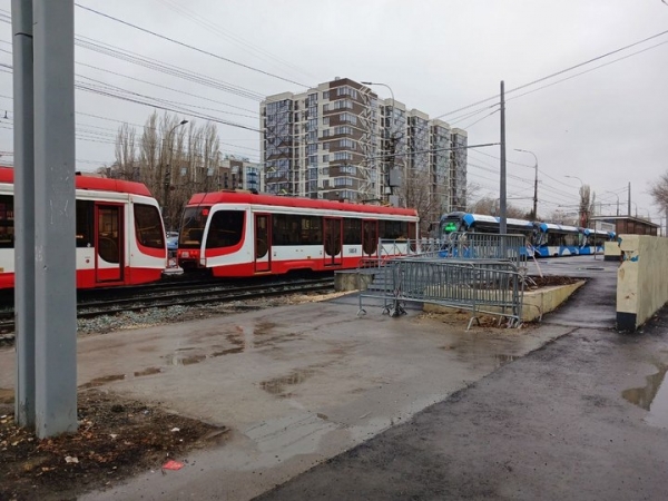 «Паровозик» из трамваев образовался в центре Волгограда