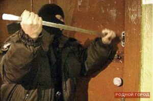 Пожилую пару связали и ограбили четверо в масках под Волгоградом