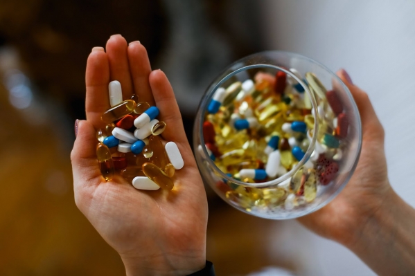 Волгоградцам назвали лекарства, которые нельзя принимать перед тем, как сесть за руль