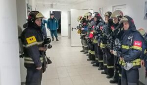 Волгоградские огнеборцы провели тренировку в теплодымокамере
