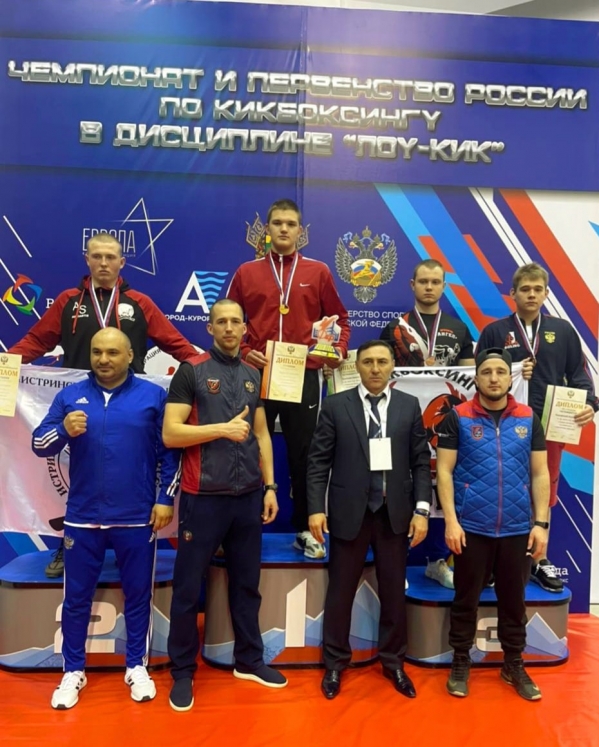 Волгоградские кикбоксеры взяли 8 наград на чемпионате и первенстве РФ