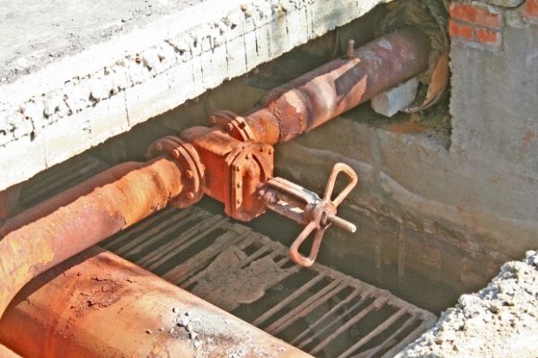 В Волгограде завершают восстановление магистрального водопровода