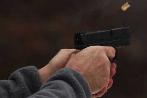 Пьяный 62-летний житель Волгоградской области расстрелял двух односельчан