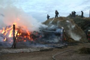 Под Волгоградом неизвестный поджёг 93 тонны сена