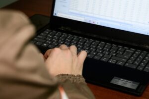 Мошенники обманывают волгоградцев, предлагая заработать на лайках