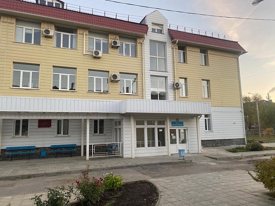 На юге Волгограда завершен первый этап ремонта детской поликлиники