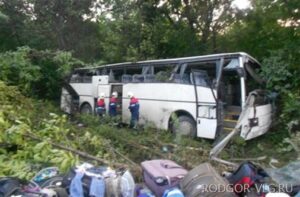 Автобус с волгоградскими детьми перевернулся под Новороссийском