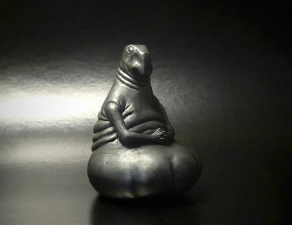 Волгоградец смастерил из олова фигурку Ждуна и выложил в Интернет