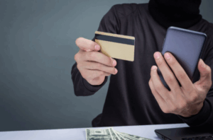 В Волгограде полиция задержала юных соучастников мошенничества