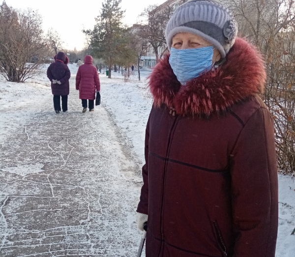 Волгоградцы ждут обновления тротуаров на проспекте Жукова