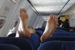 В Волгограде с чартера до Египта сняли двух авиадебоширов