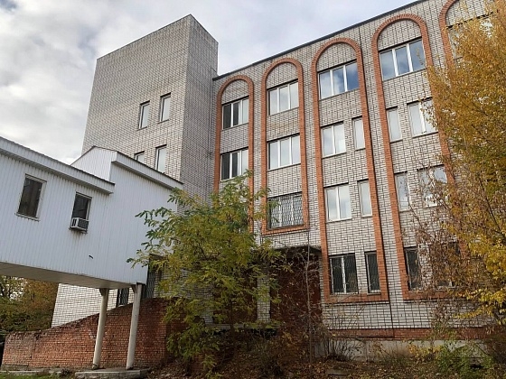 В Советском районе Волгограда реконструируют медицинский колледж