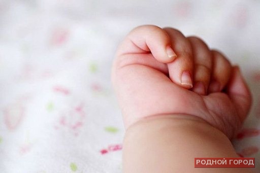 Новорождённая девочка захлебнулась молоком матери в Камышине