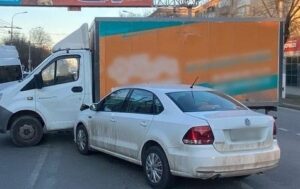 В Волгограде в ДТП с «Газелью» пострадала женщина