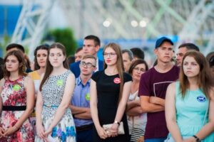 В Волгограде стартовала выдача аттестатов выпускникам школ