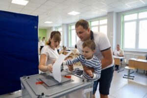 В «Долине знаний» волгоградцы голосуют целыми семьями