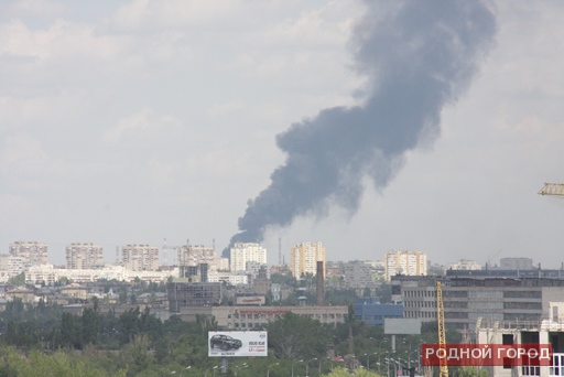 В Волгограде тушат крупный пожар на трансформаторной подстанции