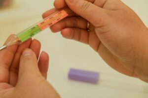 За сутки коронавирусом заразились еще 334 волгоградца, 16 умерли